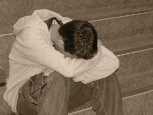 KCRG_news_depression-teen-boy-sad1